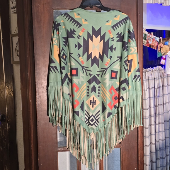 Montana West Women's Poncho with Sleeves One Size Green With SW Print NWT - Picture 2 of 4